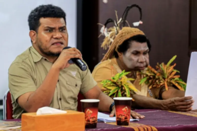 Yasinta Moiwend Minta Penayangan Film Pesta Babi Dihentikan