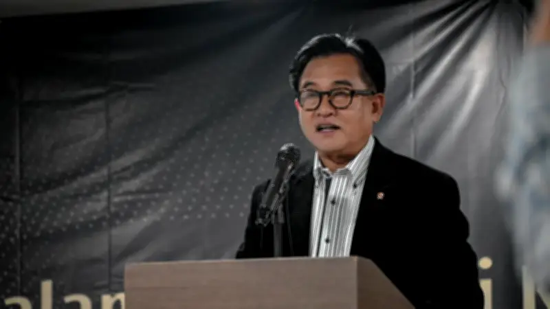 Yusril: Kritik di Film Pesta Babi Wajar, Masyarakat Boleh Nonton