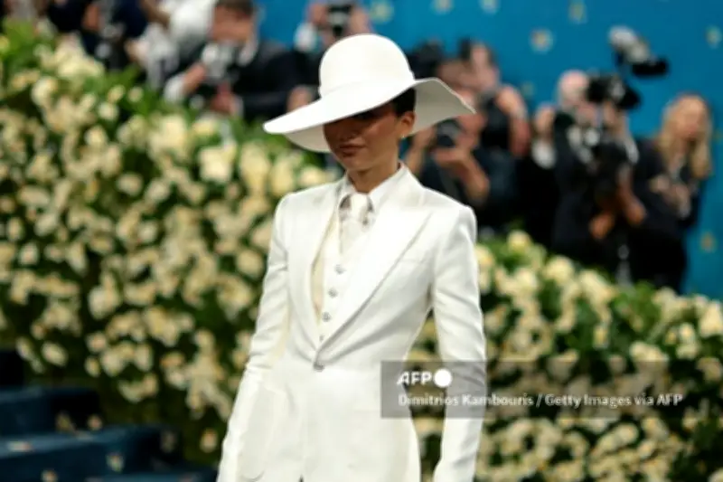 Zendaya Dipastikan Absen di Met Gala 2026 karena Jadwal Padat