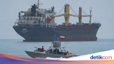3 Kapal Tanker LNG Lintasi Selat Hormuz Menuju Pakistan, China, India