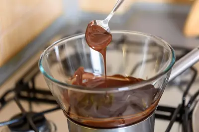 3 Kesalahan Saat Melelehkan Cokelat yang Wajib Dihindari