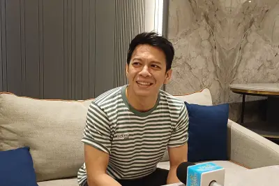Ariel NOAH Hibur Penggemar Lewat Film Dilan ITB 1997