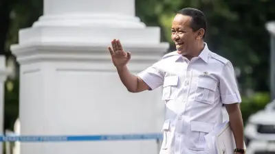 Bahlil Ingin Temui Pembuat Lagu Viral 'MBG Mas Bahlil Ganteng'