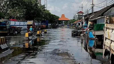 Banjir Rob Rendam Pesisir Surabaya, BMKG Imbau Waspada hingga 21 Mei