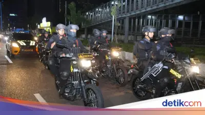 Brimob Polda Metro Amankan Balap Liar dan Narkoba Sintetis di Patroli Dini Hari