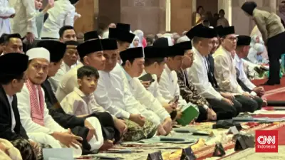 Gibran Salat Iduladha di Istiqlal, Prabowo ke Prancis