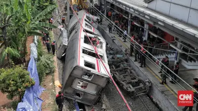 Kronologi Kecelakaan KRL Versi Menhub: Berhenti karena Kerumunan
