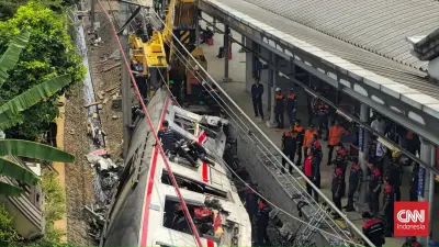 Kronologi Lengkap Kecelakaan KA Argo Bromo dan KRL di Bekasi Timur