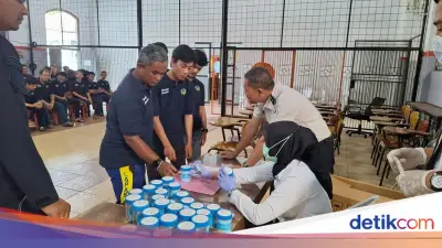 Lapas Kuningan Gelar Ikrar Bersih dan Tes Urine untuk Cegah Narkoba