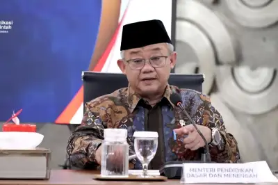 Mendikdasmen Sebut Banyak Pemda Tak Mampu Gaji Guru PPPK Paruh Waktu