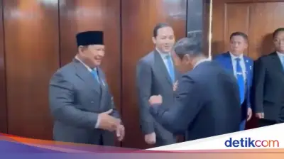 Momen Prabowo Adu Tinju dengan Petinju Daud Yordan di Paripurna DPR