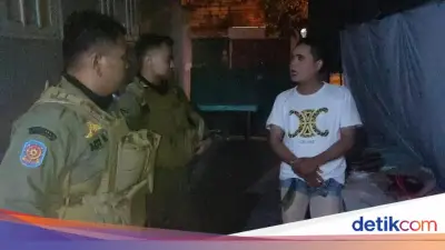 Pengamen Waria Tampar Kepala Pengunjung Warung Nasi Padang di Solo