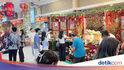 Perayaan Waisak 2570 BE di Wihara Ekayana Arama Jakbar Dihadiri Ribuan Umat