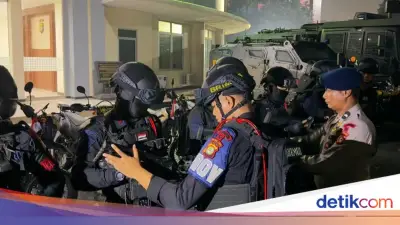 Polisi Tangkap 4 Remaja Tawuran di Kalimalang, Sajam dan Stik Golf Disita