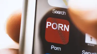 Polisi Tangkap Host Live Streaming Konten Porno, Raup Cuan dari Saweran
