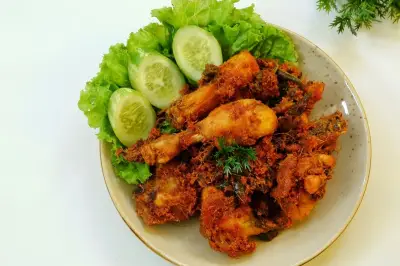 Resep Ayam Bumbu Tomat Lengkuas: Gurih Manis Pedas