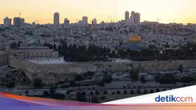 Sembilan Pemukim Israel Serbu Masjid Al-Aqsa, Serang Dua Penjaga