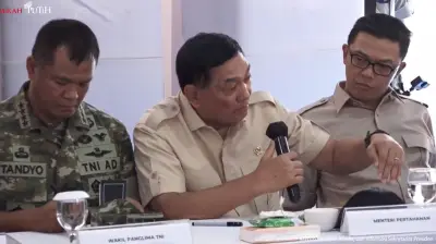 Sjafrie Cerita Menteri Perang AS Minta Izin Lintas Udara RI