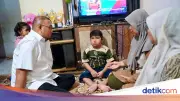 Andre Rosiade Beri Kursi Roda Elektrik dan Bantuan ke Siswa Lumpuh di Padang Panjang