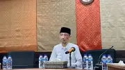 Anggota DPRD Jember Disidang karena Merokok dan Main Game saat Rapat
