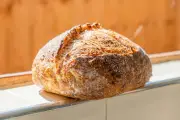 Apa Itu Sourdough? Roti Fermentasi Alami yang Kian Populer