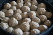 Bakso Frozen Masih Banyak? Ini Cara Menyimpannya Agar Awet Lama