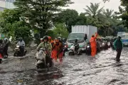 BPBD DKI Tetapkan Siaga 1 Banjir di Pintu Air Angke Hulu, TMA Capai 350 cm