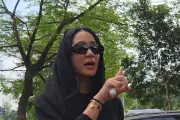 Bunga Zainal Alami Firasat Sebelum Sang Ayah Meninggal