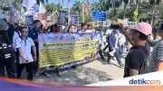 Buruh Indomaret Demo di Menara PIK, Tuntut Upah Lembur Dibayar