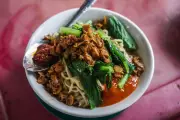 Cara Membuat Mie Ayam Ala Kaki Lima, Kenyal dan Bumbu Ayam Meresap