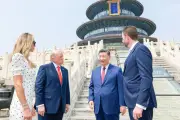 Delegasi AS Buang Pemberian China Sebelum Naik Air Force One