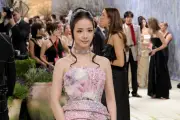Desainer Tuding Tim Jisoo BLACKPINK Tak Kembalikan Busana Pinjaman