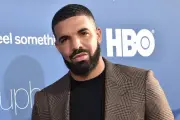 Drake Rilis Tiga Album Sekaligus, Sindir DJ Khaled soal Palestina