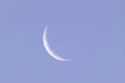 Fenomena Langit Mei 2026: Earthshine hingga Micro Blue Moon