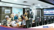 Gus Ipul Perintahkan Wamen dan Irjen Usut Pengadaan Sepatu Sekolah Rakyat