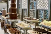 Hotel di Banten Hadirkan Air Mancur Cokelat Gratis, Ikuti Tradisi Swiss