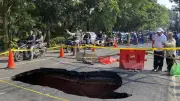 Jalan Amblas di Lenteng Agung Jaksel Bikin Macet Parah, Ini Kronologinya