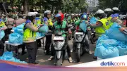Jumat Peduli, Polda Metro Bagikan 350 Paket Sembako ke Ojol