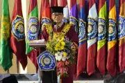 Kisah Mundakir: Anak Buruh Serabutan yang Kini Jadi Rektor