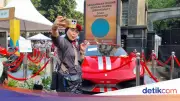 Lelang Barang Rampasan Kejagung di CFD Jadi Spot Swafoto Warga