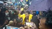 Mahasiswa UI Beri Kartu Kuning untuk Dua Kementerian di Depan Wamendiktisaintek