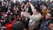 Momen Hangat Prabowo Bersama Warga Pulau Miangas Saat Lagu Daerah Diputar