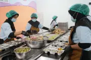 Pakar IPB Usul Penerima MBG Pakai KIP atau KIS Agar Tepat Sasaran