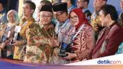 Pemkab Banyuwangi Raih Dua Penghargaan Pendidikan dari Kemendikdasmen