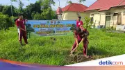Polda Sumsel Tanam 550 Bibit Pohon Buah di 21 Kawasan Aspol