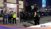 Polisi Tangkap 4 Remaja Minum Miras di Pinggir Jalan Pamulang Tangsel