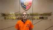 Potret Mantan Kasat Narkoba Kutai Barat AKP Deky Berbaju Tahanan