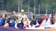 Prabowo Hadiri May Day di Monas, Sapa dan Salami Massa Buruh
