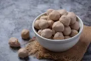 Rahasia Bakso Kenyal: Tepung Sagu dan Tapioka Jadi Kunci Tekstur