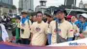 Ramaikan May Day di Monas, Buruh Pakai Kaos Desain Prabowo